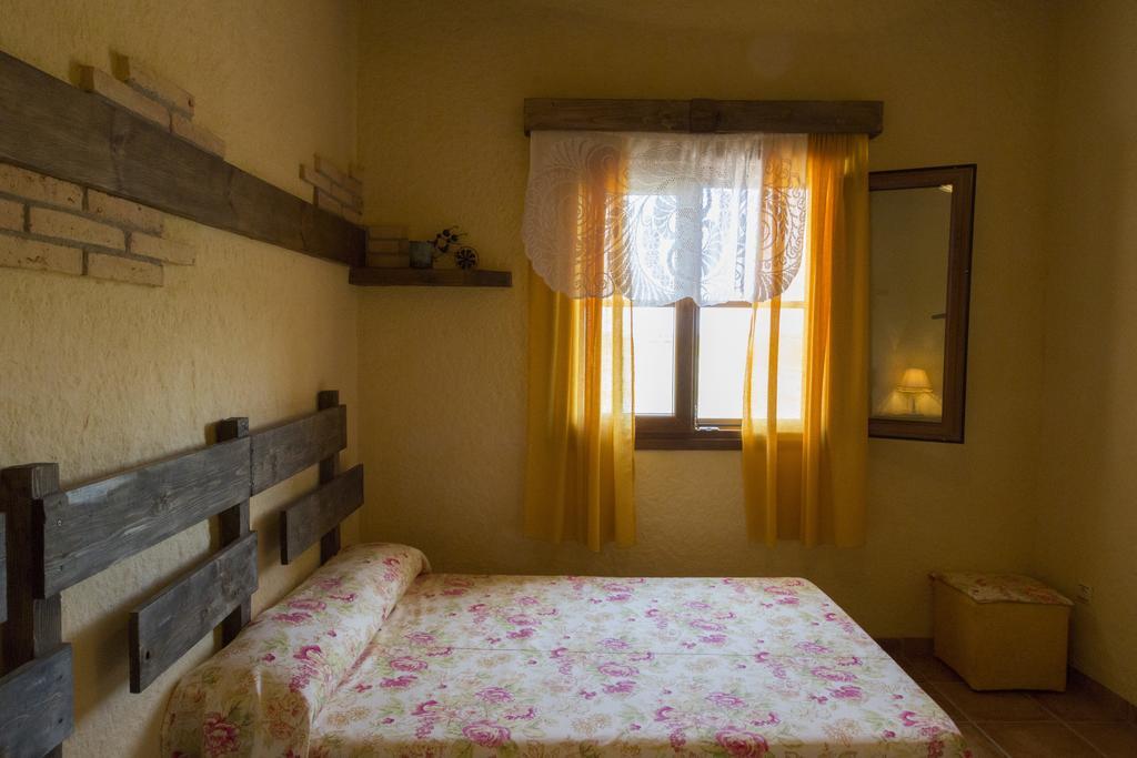 Casa La Tora Guest House Deltebre Exterior photo